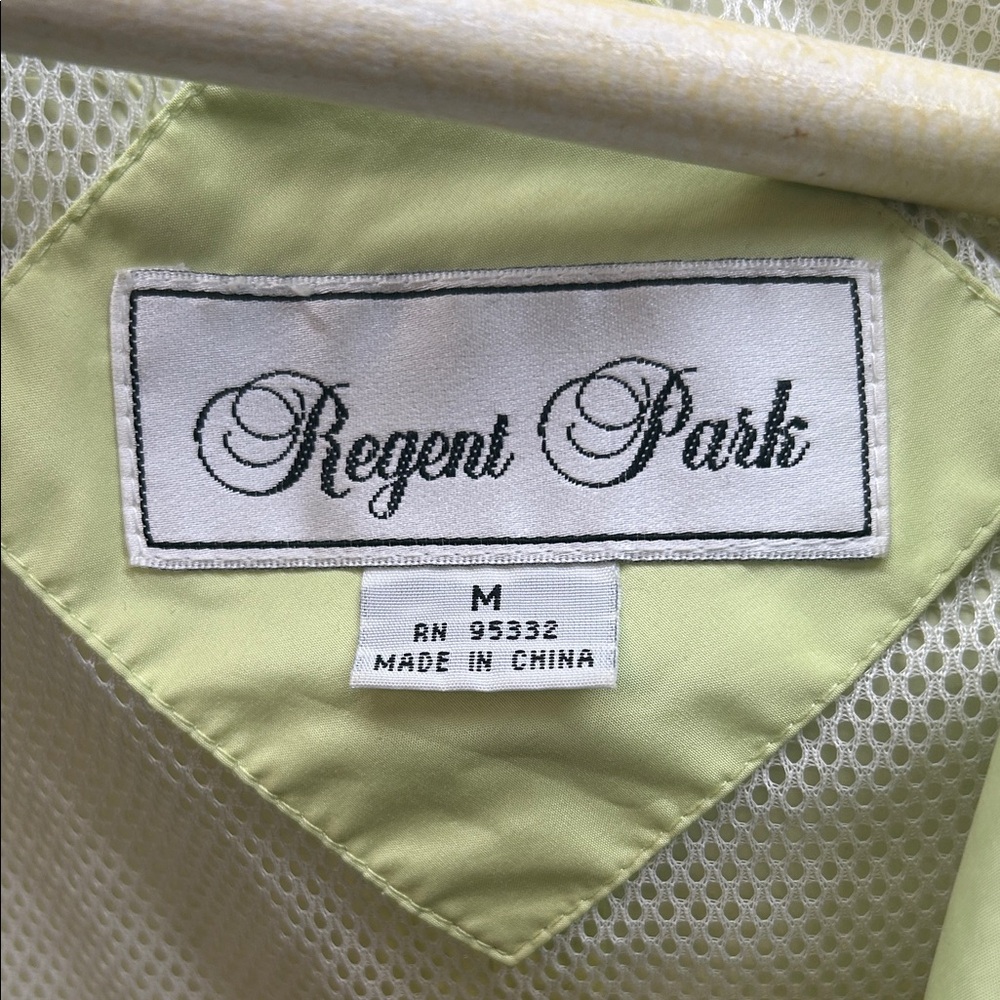Light Green Jacket with Pockets - Picture 2 of 3